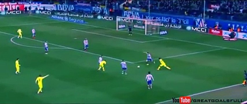 Arda Turan jette sa chaussure sur l'arbitre de touche (Atletico de Madrid vs. FC Barcelone)