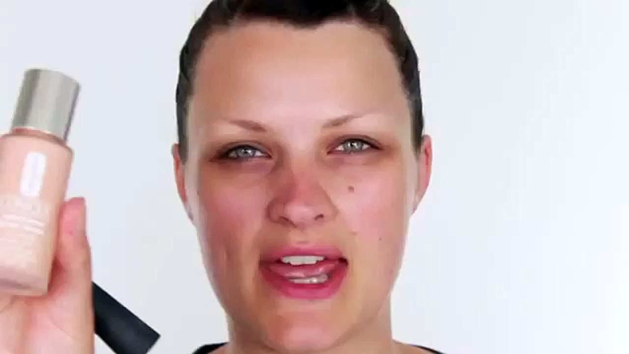 Lips Make Up SPARKLING EYES BOLD RED LIPS