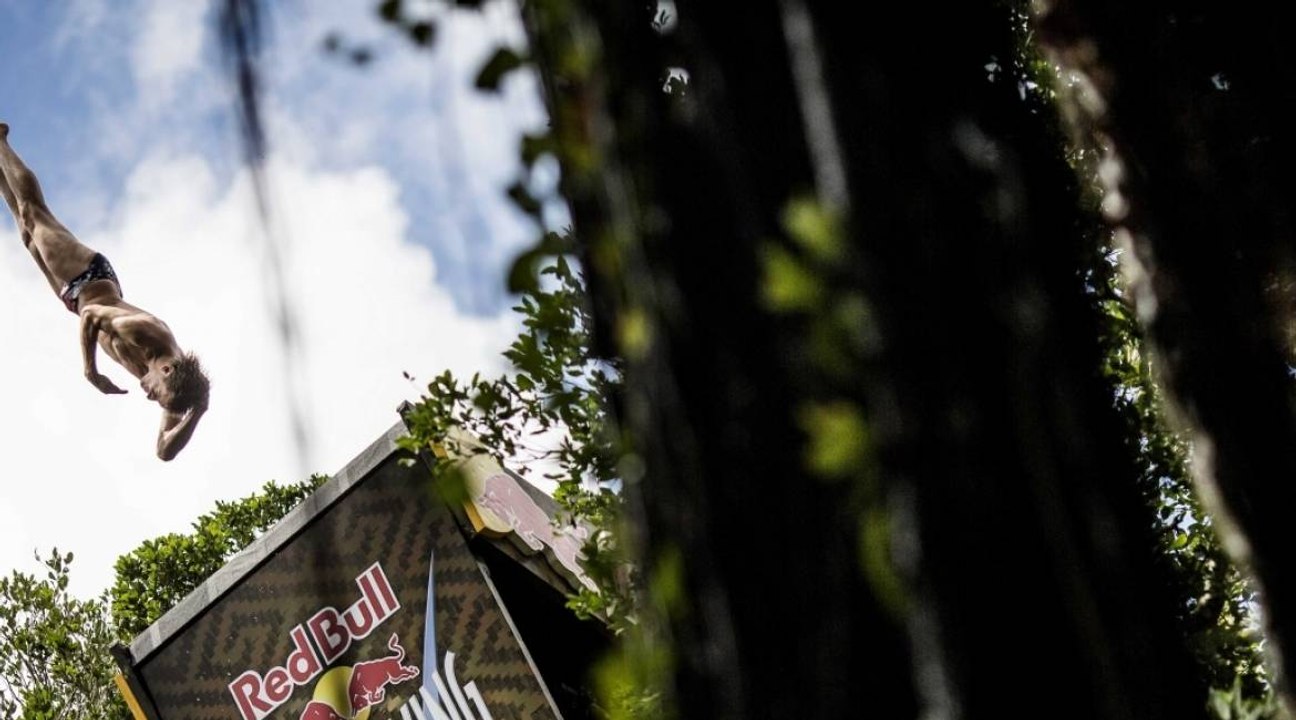 Gary Hunt sacré Champion du Red Bull Cliff Diving World Series 2014