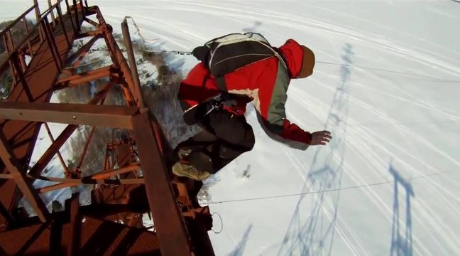 Russie : il rate son saut en base jump