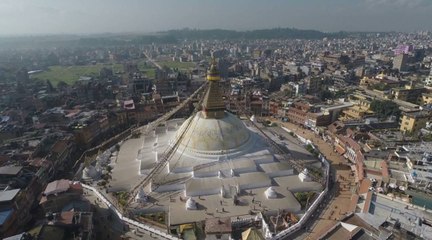 Le vol d’un drone au-dessus du Népal