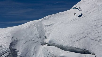 Aaron Durogati s’attaque au Breithorn en speedriding