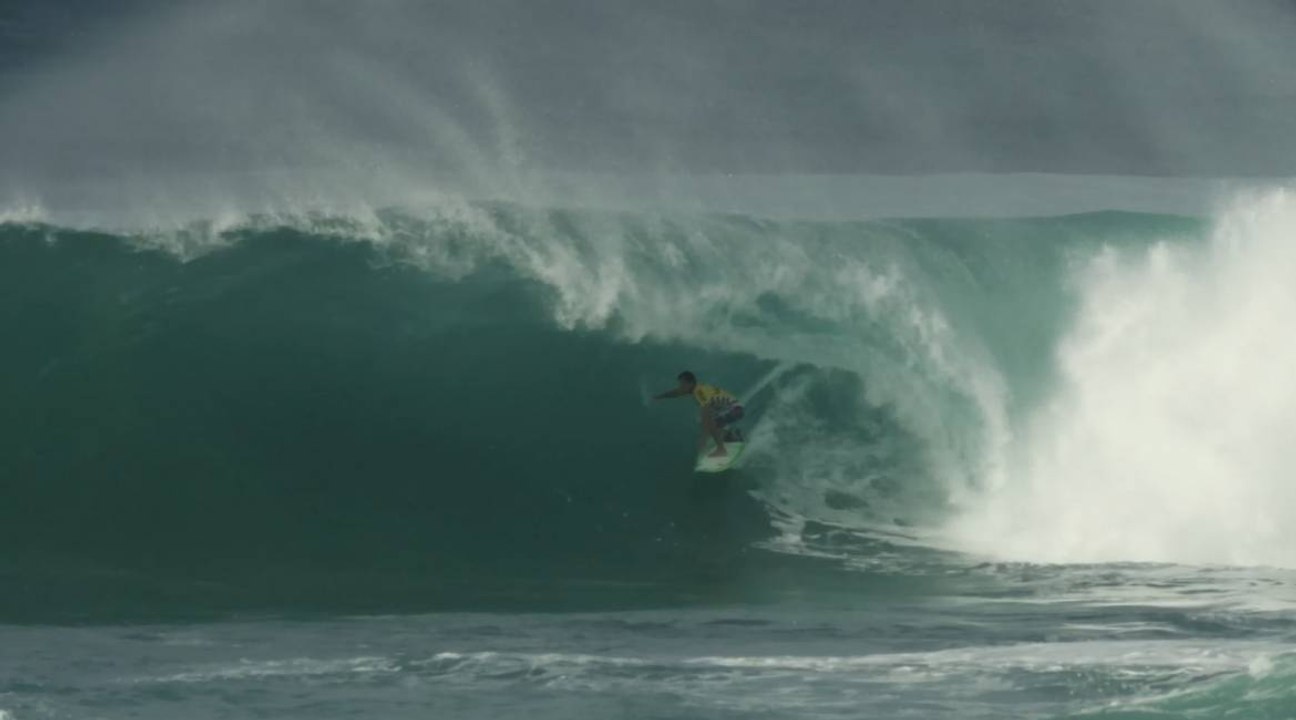 Michel Bourez signe la meilleure vague de la finale de la Vans World Cup