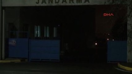 Nöbet Kulübesinde Karnından Vurulmuş Halde Bulundu