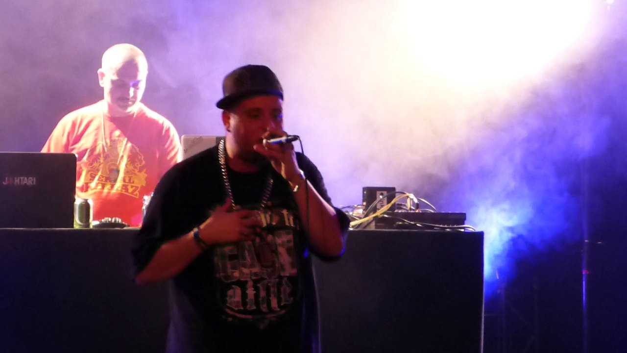 lord bitum backed by dj kafra au portail coucou positif (live)