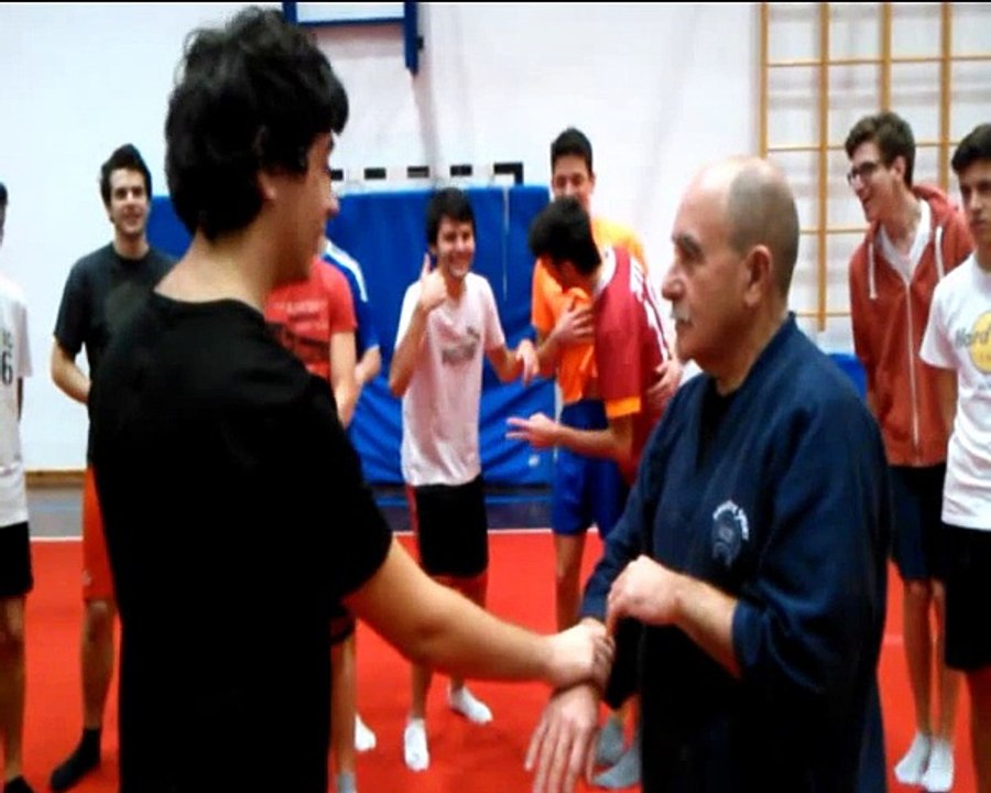 Video Corso di Difesa Personale, con sottofondo musicale: Allegro con fuoco dalla Sinfonia dal nuovo mondo di Dvořák