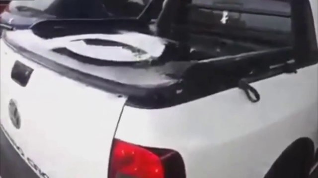 Tuning voiture : Le plus gros caisson de basse jamais vu!