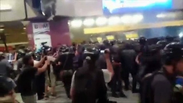 São Paulo : Affrontements entre la police et des manifestants dans une station de métro