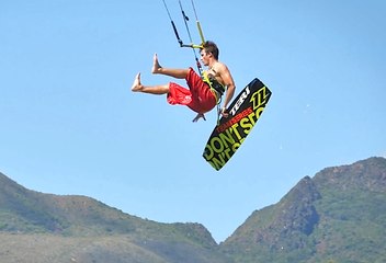 TOM´S KITCHEN III - Walking on the water