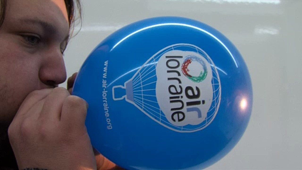 Les Petits Débrouillards - Expérience 3 - Aéroglisseur