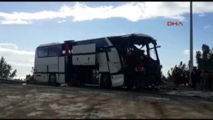 Antalya İşçi Taşıyan Otobüsle Tır Çarpıştı 5 Ölü-2