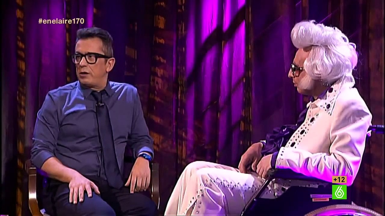 Berto Romero es Elvis- 'Elvis Presley está vivito, coleando ya no' - En el aire