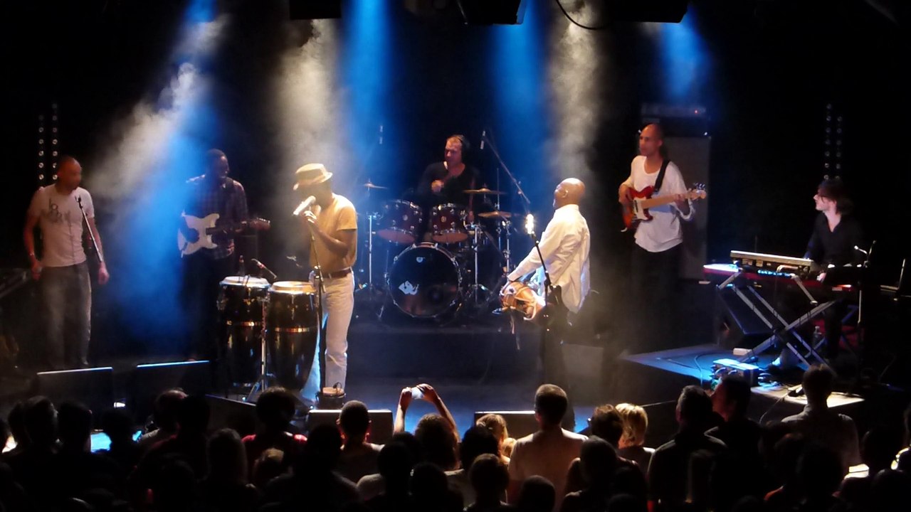 MJC l'escale à Aubagne Touré Kunda fode (live)