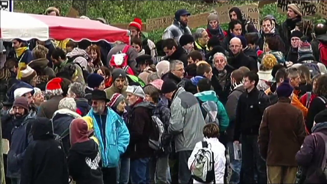 "Envoyé spécial" : les militants zadistes de Chambaran réclament plus de démocratie