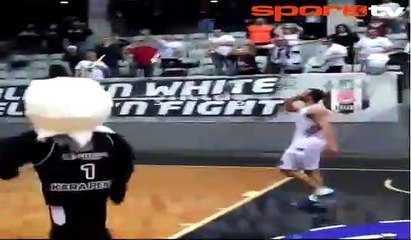 Chris Lofton'dan üçlü çektirdi