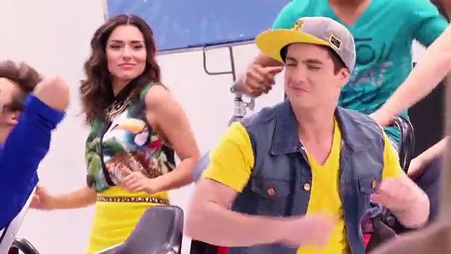 Violetta Momento Musical Los chicos interpretan Más que una amistad