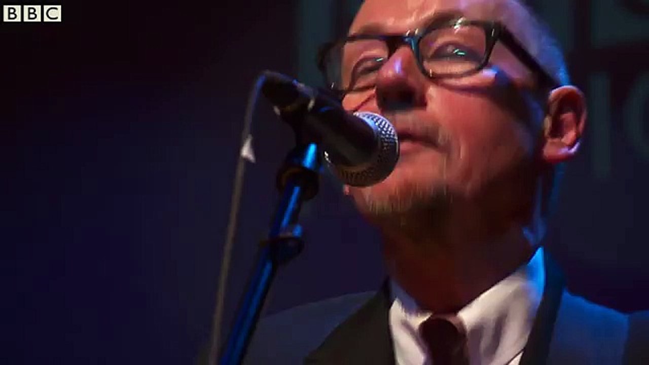 Andy Fairweather Low and the Low Riders- Wide Eyed and Legless (Live at Celtic Connections 2015)