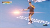 Novak Djokovic affronte un tank au tennis