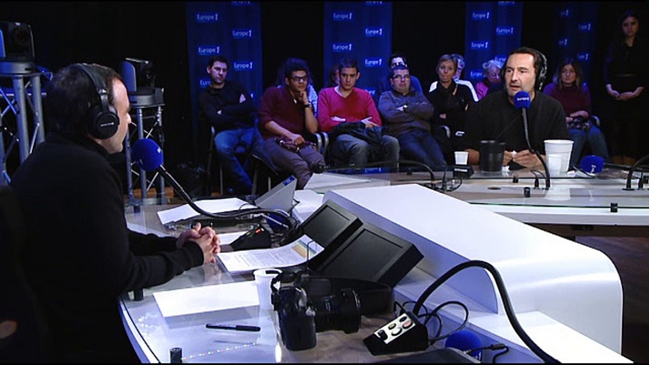 Quand Gilles Lellouche imite Robert De Niro devant Johnny Hallyday