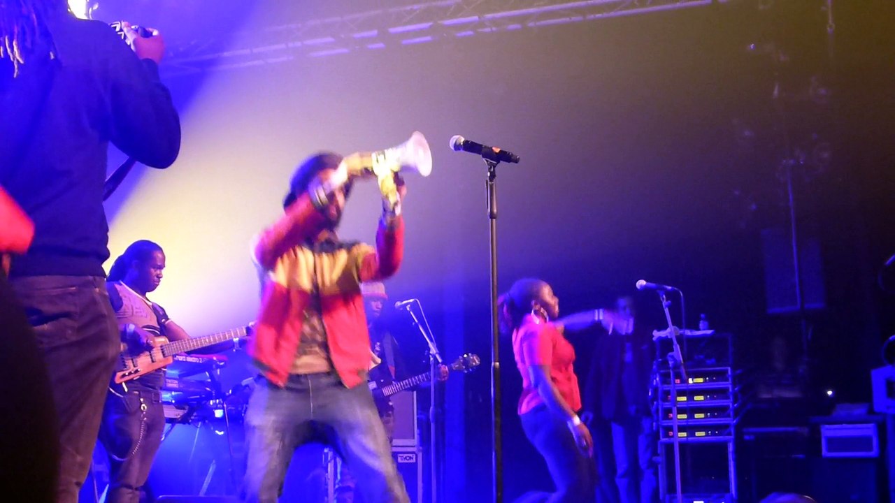 "world a reggae music tour" a l'EMMA Protoje & The Indiggnation Who Knows / kingston be wise (live)