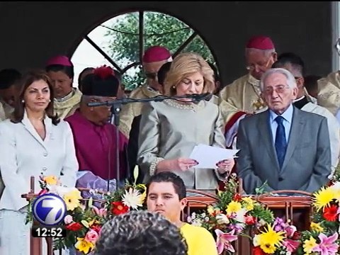 Consagración de presidentes de supremos poderes genera choque de opiniones