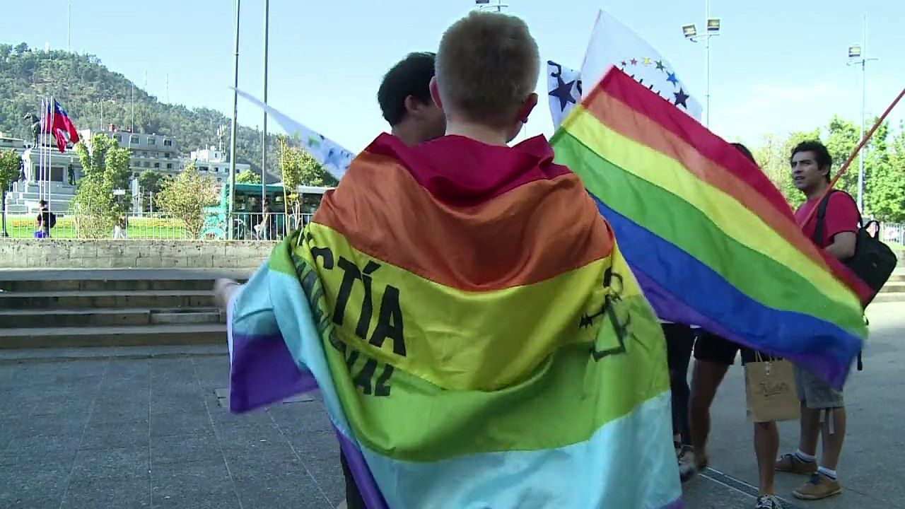 Chile approves same-sex civil unions