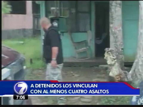 Dos hombres con antecedentes criminales cayeron por asaltos a peatones
