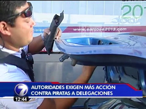 Autoridades del MOPT exigen al Tránsito mayor control a taxistas informales