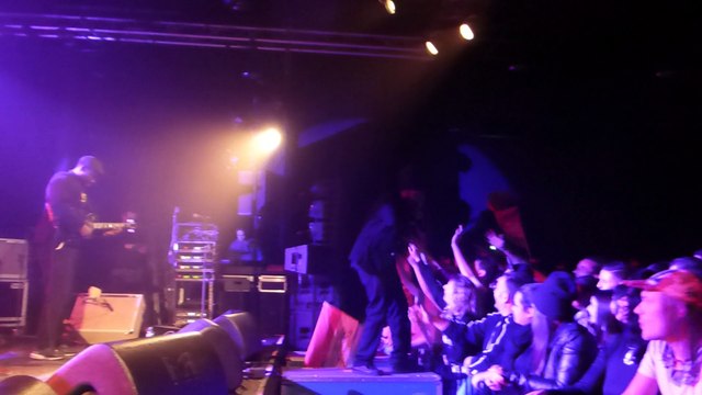 world a reggae music tour a l'EMMA yaniss odua - en route pour jah kingdom (live)