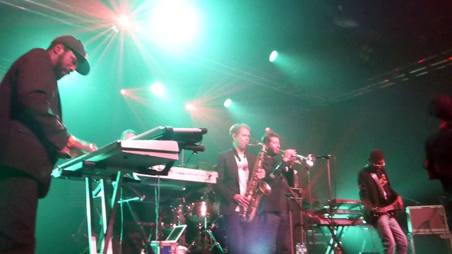 world a reggae music tour a l'EMMA yaniss odua cool higher - la caraïbe (live)