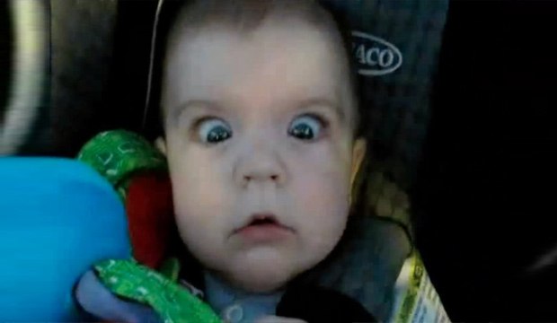 Bébés passent sous un tunnel (Compilation)