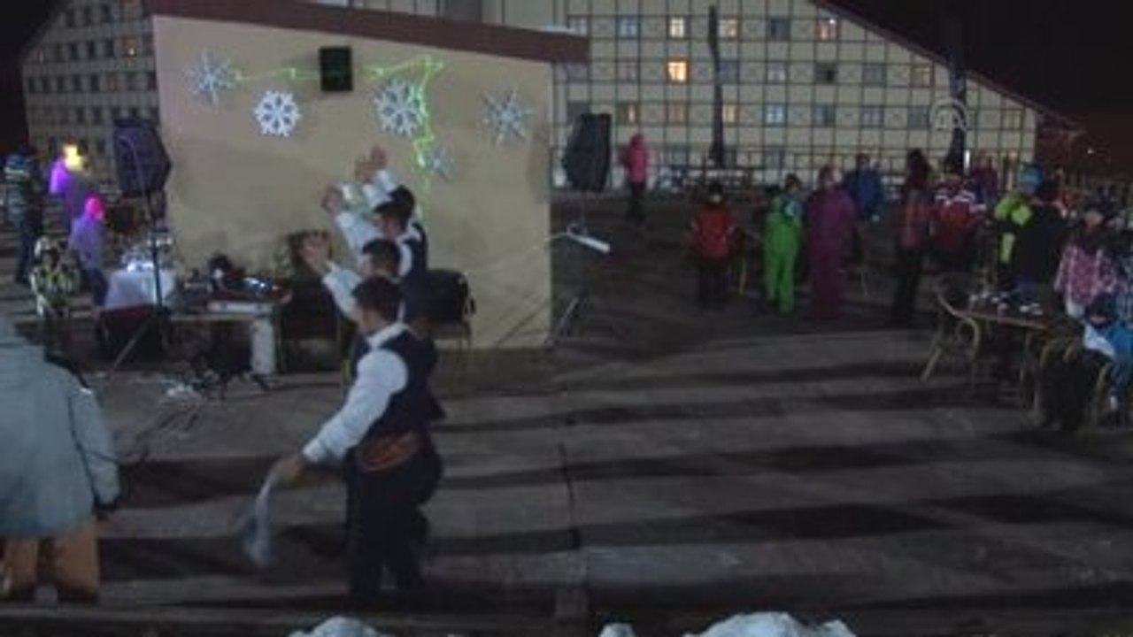 Palandöken'de "Meşaleli Kayak" Gösterisi