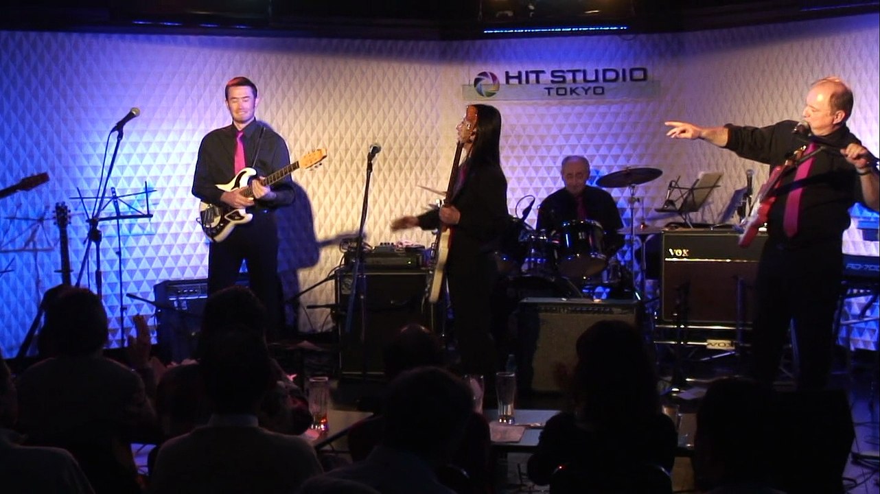 GUITARS ZZ Tokyo 2014 "Shadoogie"(Marvin-Welch-Harris-Meehan) et F.B.I.(Gormley)