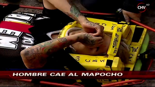 Bomberos rescató a joven ebrio que cayó a la ribera del río Mapocho - CHV Noticias