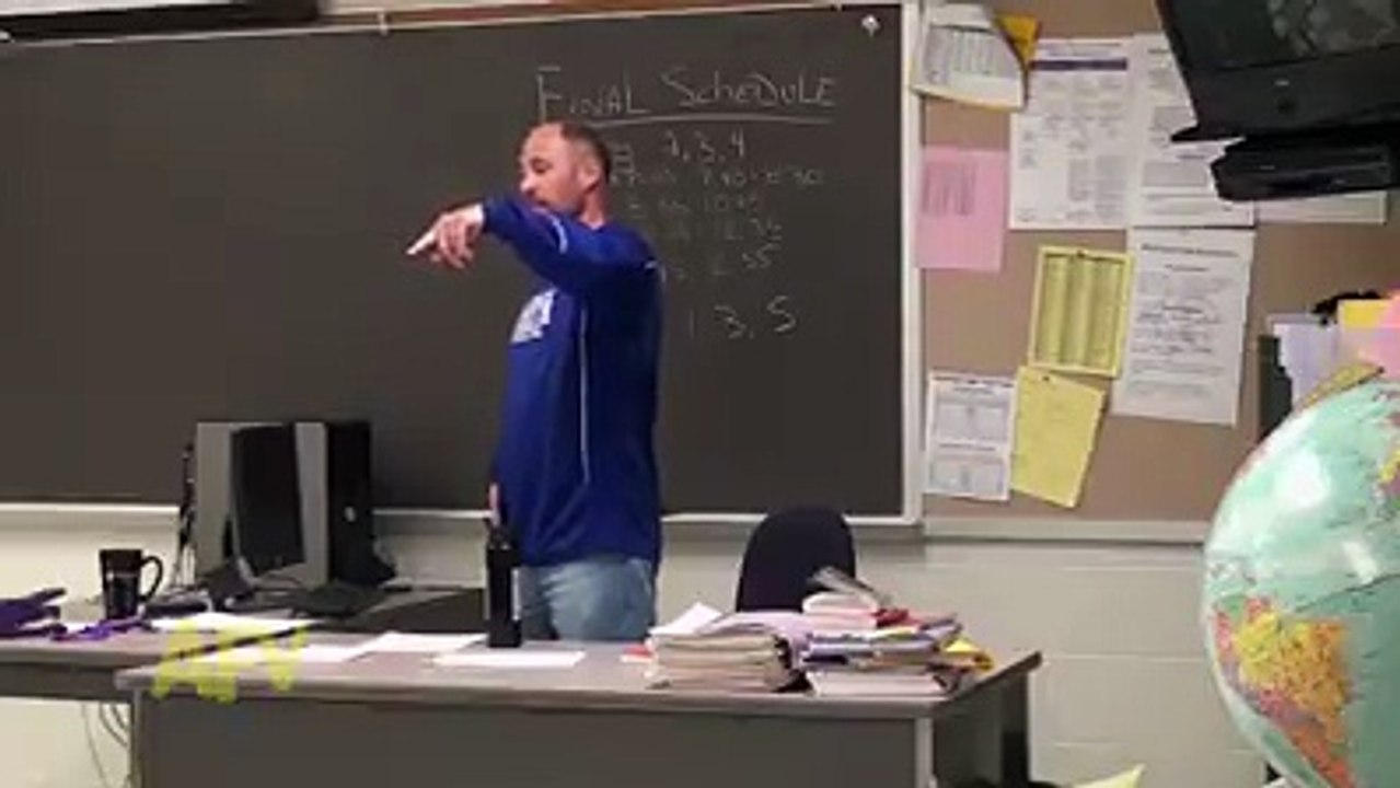Ils font une terrible blague à leur enseignant