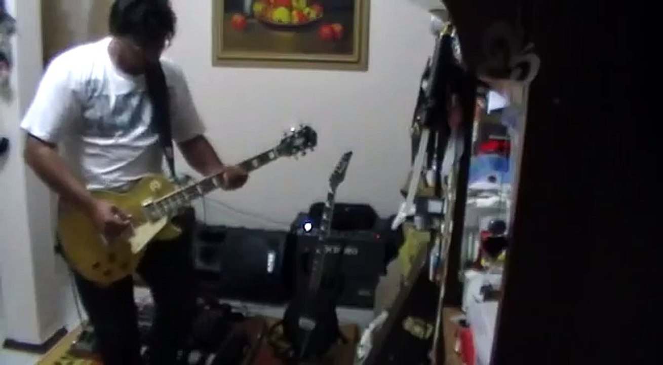 HOLD ME, THRILL ME, KISS ME,  KILL ME - U2 GUITAR COVER