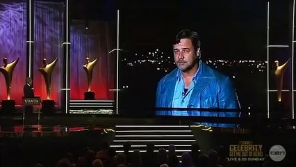 Ryan Gosling Crashes Russell Crowe's AACTA Speech