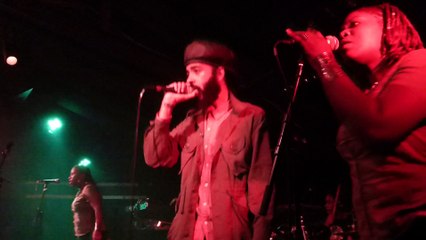 Protoje & The Indiggnation - kingston be wise avec extrait smells like teen spirit de nirvana (live)