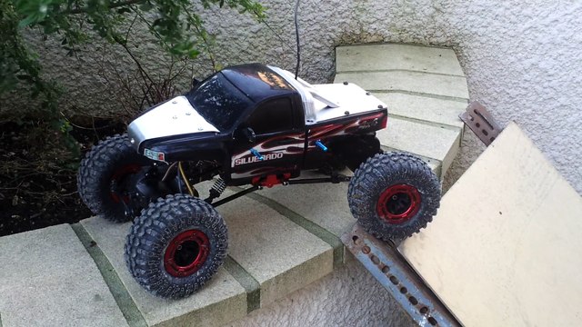 4x4 radio comandé punisher 4 roues directionnelles