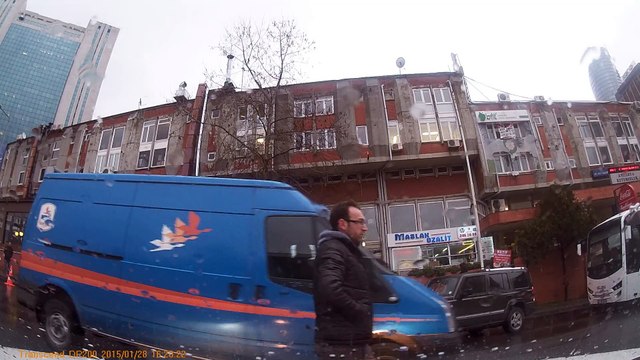 Transcend Araç Kamerası Türkiye'de. Kalite araç kamerası. Full HD araç Kamerası. Araç Kamerasını nereden almalıyım diye düşünenler mutlaka bu araç kamerası videosunu izleyin. Full HD, gece görüşlü. Daha iyisini bulana para iade garantisi.