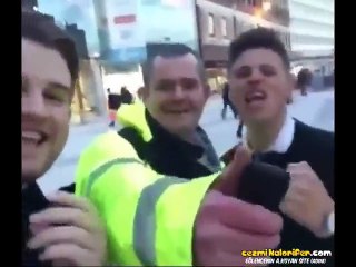 İnsanları Mutlu Etmeyi Görev Edinen Gençler