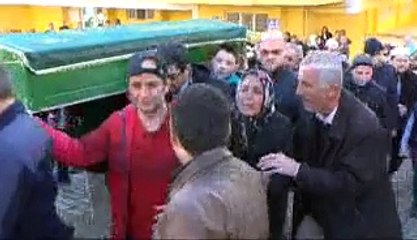 TRAFİK KAZASINDA HAYATINI KAYBEDEN ÖĞRETMEN SON YOLCULUĞUNA UĞURLANDI