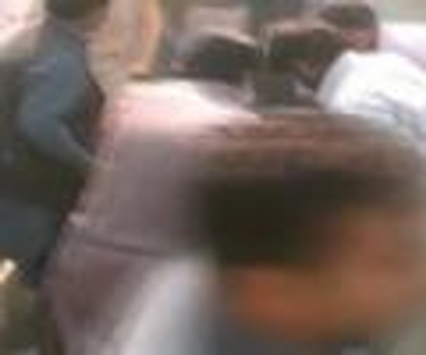 Pakistan'da camiye bombalı saldırı