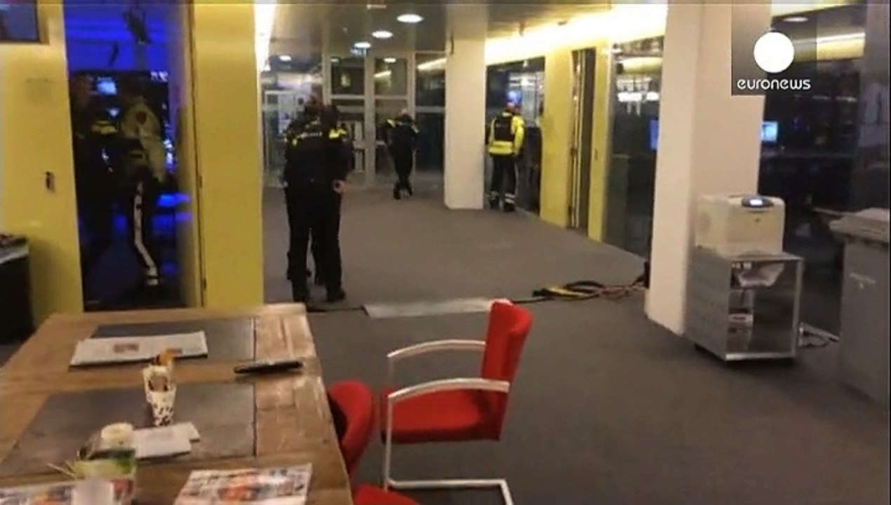 Összeesküvés-elmélettel szeretett volna adásba kerülni a hollandiai fegyveres