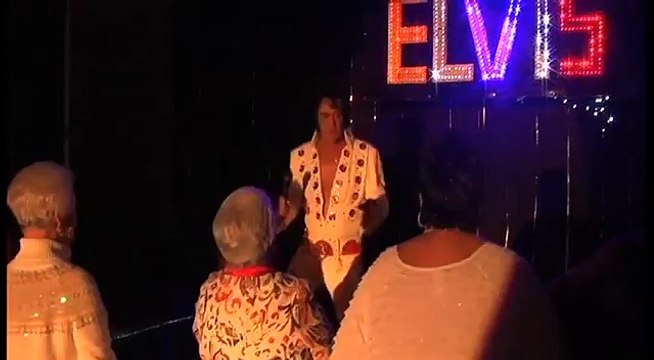 Robert Keefer sings Lawdy Miss Clawdy at Elvis Day 2011 video