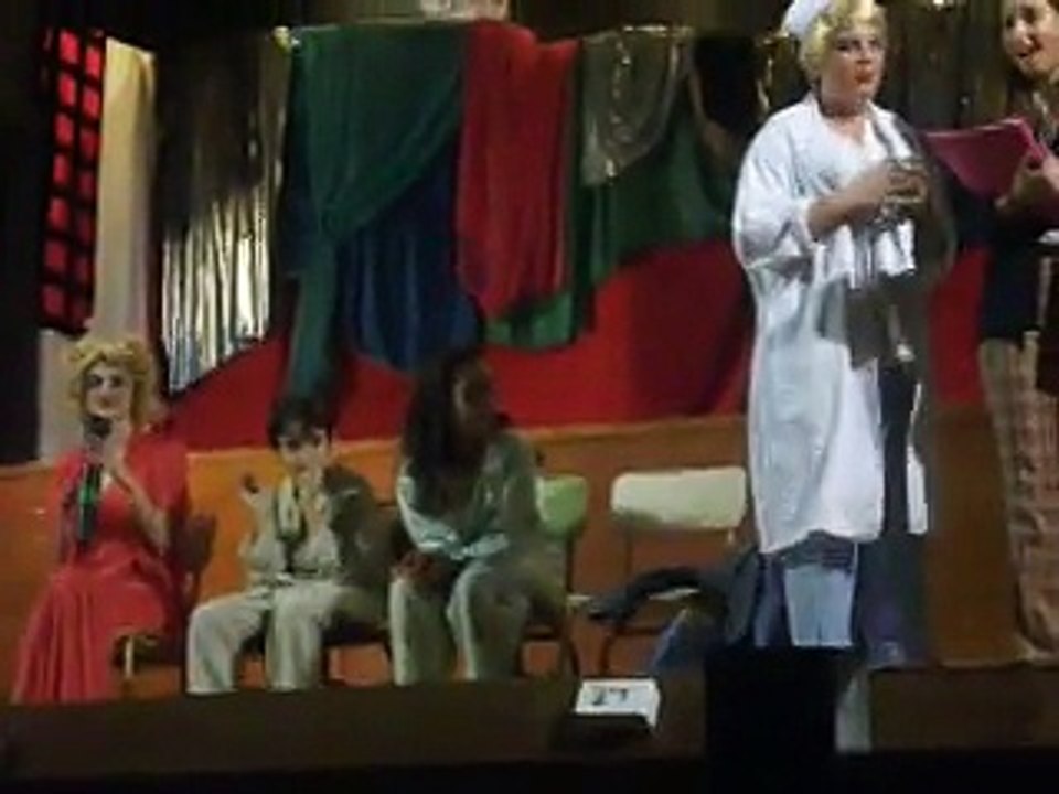 Tania Videoblog: obra de teatrode la escuela triton  del festival de navidad