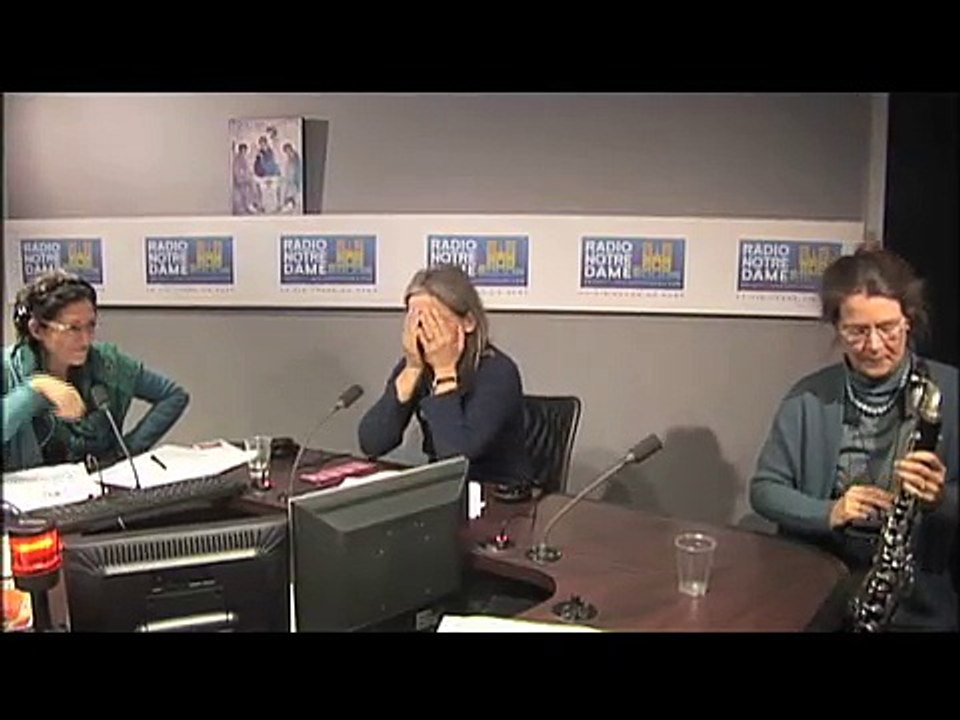 Ecclesia Magazine du vendredi 30 janvier 2015 : le festival d'art sacré "Eclats de Lumière" à Guyancourt avec Rose Bacot, clarinettiste et récitante (contes et prière des psaumes), Nathalie Lockhart, peintre, et responsable d'Art, Culture et Foi