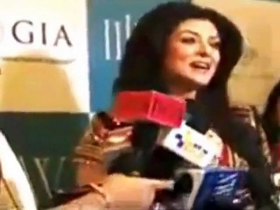 Indian Actress Sushmita Sen Reciting Surah Al Asr of Holy Quran, Must Watch