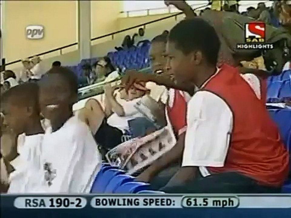 Herschelle Gibbs hits six sixes in one over -