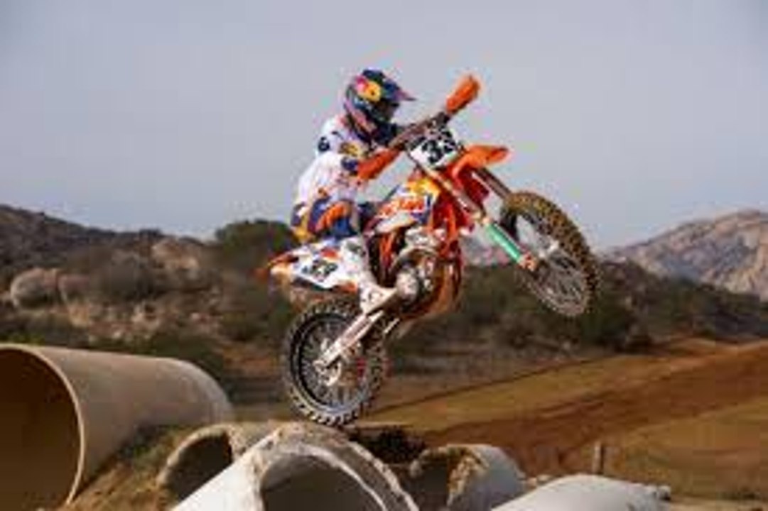 FMF KTM FACTORY RACING TEAM PREPARES FOR 2015 - FMX
